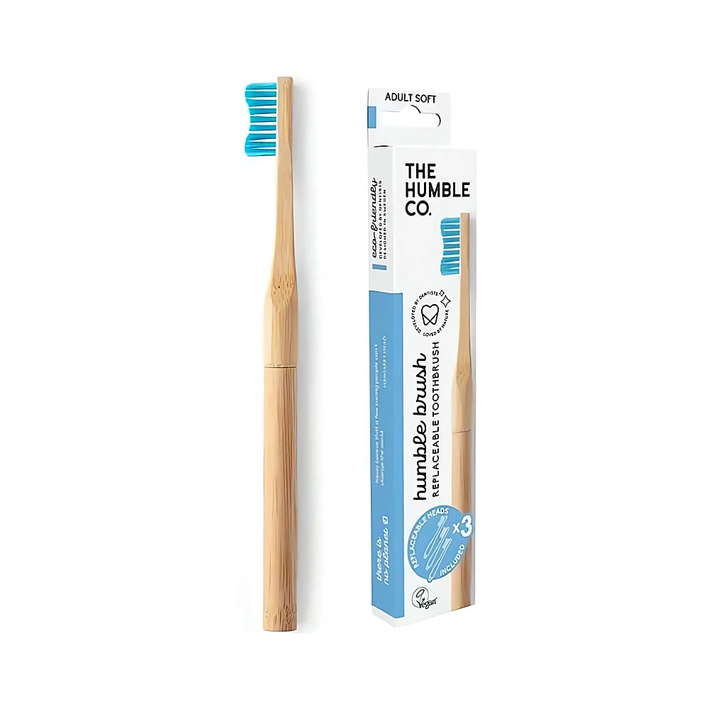 brosse à dents en bambou pour adulte The Humble manche naturel tête colorée sous emballage
