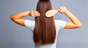 utilisez l'huile d'argan pour favoriser la pousse des cheveux